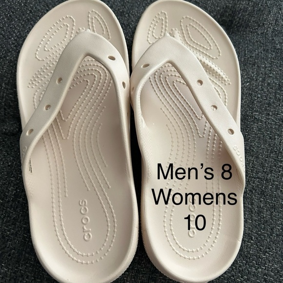 Crocs flip flops nwot men’s 5 women’s 7
Peach color - Picture 1 of 1
